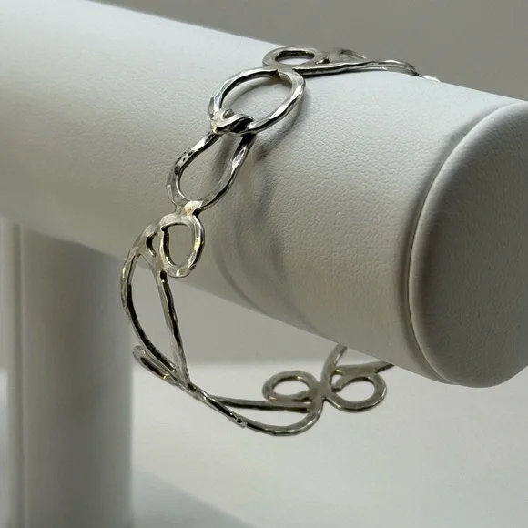 925 Silver scroll bangle - Picture 2 of 13